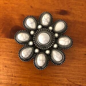Premier Designs Flower Pendant Brooch Pin White Acrylic Cabochon Vintage NIP
